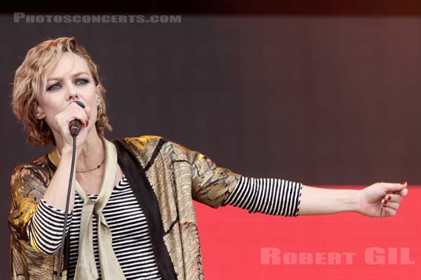 VANESSA PARADIS - 2014-06-29 - PARIS - Hippodrome de Longchamp - 